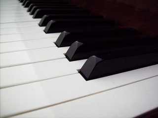 ENCOURAGE MUSIC FOR A SENIOR’S WELL-BEING