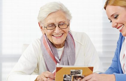 Dementia Caregiver Support [10 Resources for Caregivers]